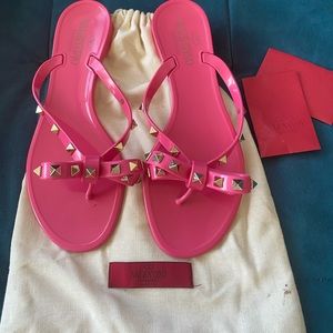 Valentino rockstud flip flops (hot pink)